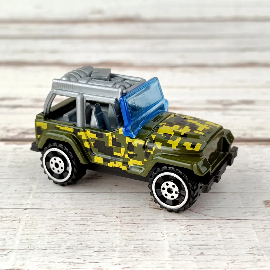 Машинка металлическая Модель военной техники, масштаб: 1:64, размер: 10х4 см, в ассортименте