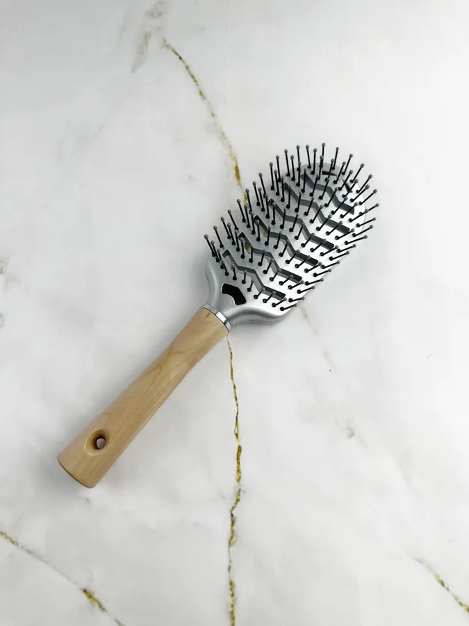 Расческа вентиляционная Tatti, овальная, 23.3x7.5x3.5см, серебро и дерево