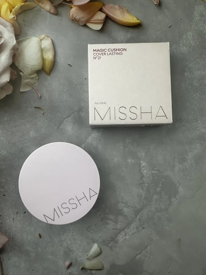 Тональный кушон Missha Magic Cushion Moist Up, с увлажняющим эффектом, тон: 21 нейтральный светло-бежевый, 15г
