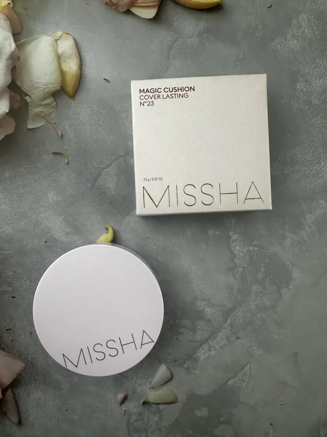 Тональный кушон Missha Magic Cushion Moist Up, с увлажняющим эффектом, тон: 23 нейтральный бежевый, 15г