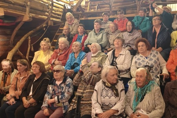 Ветераны поблагодарили депутата за организацию экскурсии
