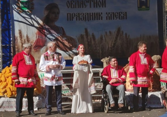 Хлеб — всему голова: в Кожевниковском районе прошел областной праздник хлеба