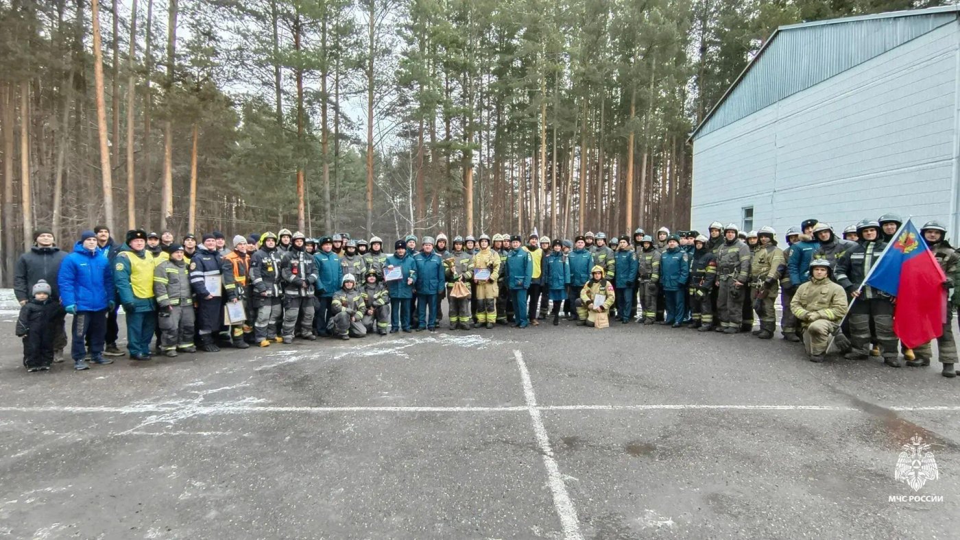 В Томске прошли соревнования по аварийной разведке и спасению пожарных