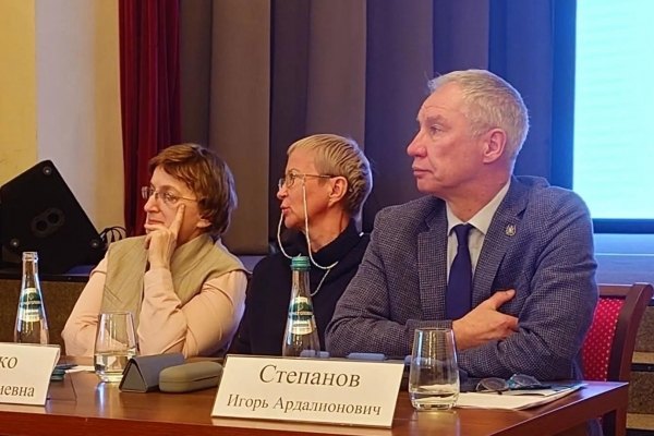Игорь Степанов представил опыт Томской области на конференции по акушерству и гинекологии