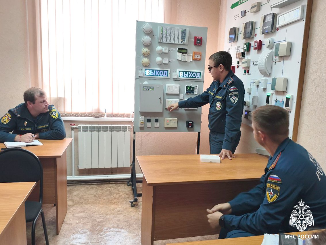 Специалисты испытательной пожарной лаборатории провели обучающий семинар для сотрудников федерального государственного пожарного надзора Томской области